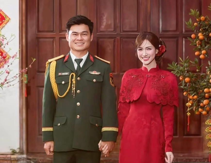 Hòa Minzy nhận nhiều lời chúc phúc khi công khai người yêu là quân nhân